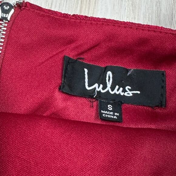 Lulu's Berry Red Lace Romantic Valentine's Day Date Night Skater Dress Small - Picture 13 of 13